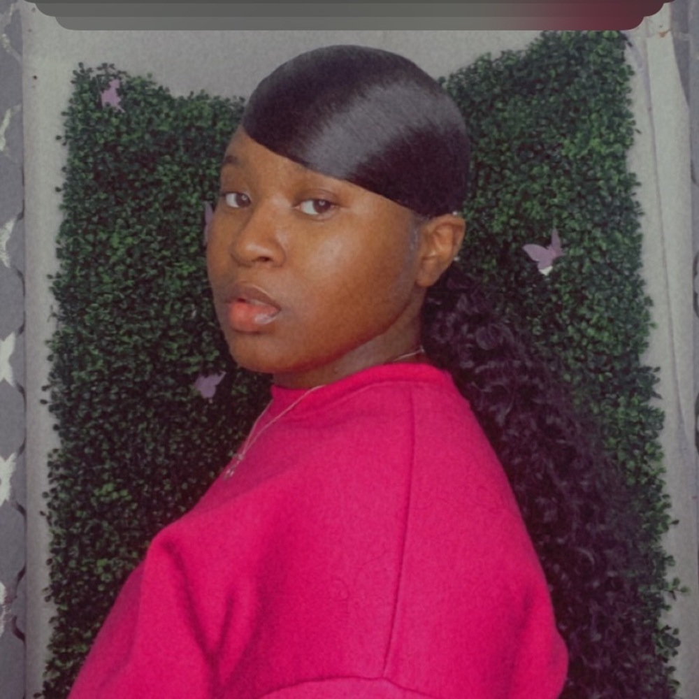 Meet your Posher, Moneeka